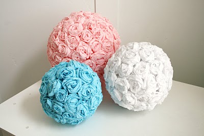 Bolas con flores de papel