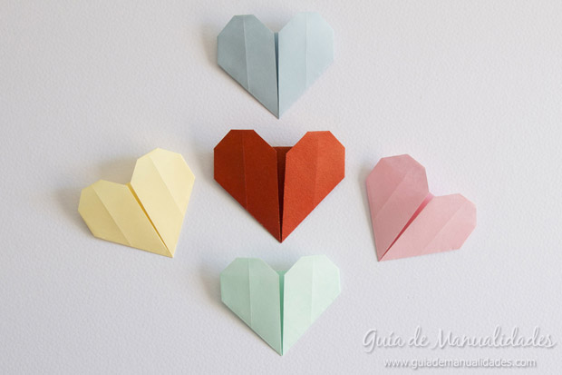 Corazones origami